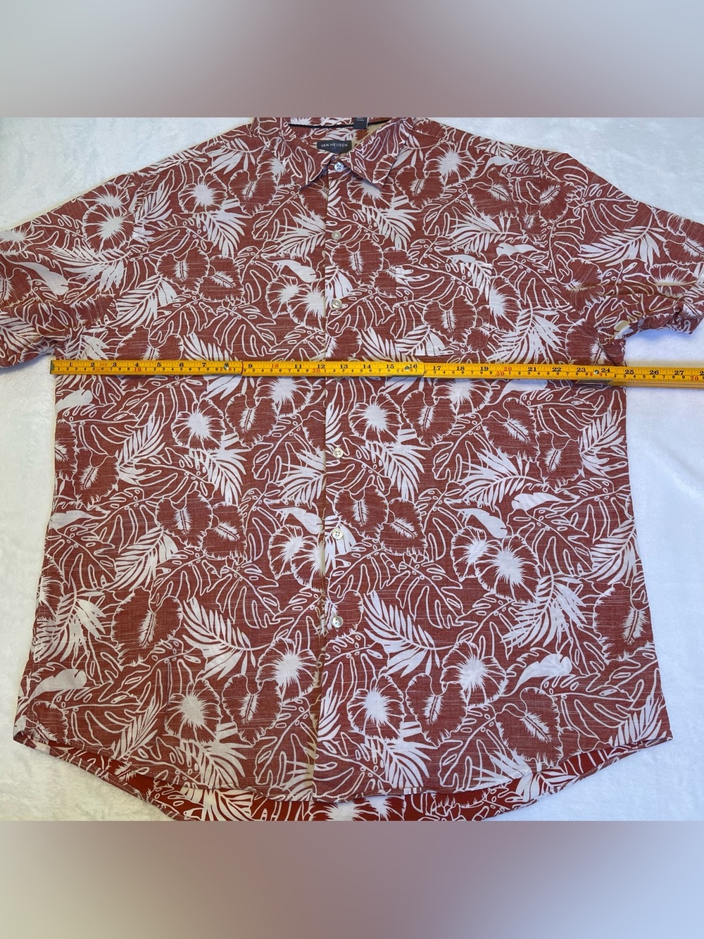 Van Heusen Men’s XL (17-17 1/2) Red & White Tropical Print Button-Down Shirt - Picture 7 of 8